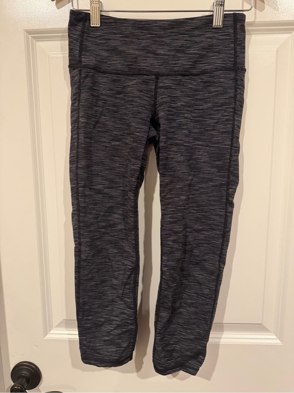 Athleta Heathered Navy & Gray Performance capri Leggings XS